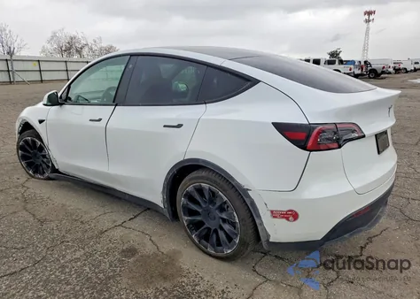 2021 Tesla Model Y z USA, uszkodzony, nr VIN 5YJYGDEE9MF161996